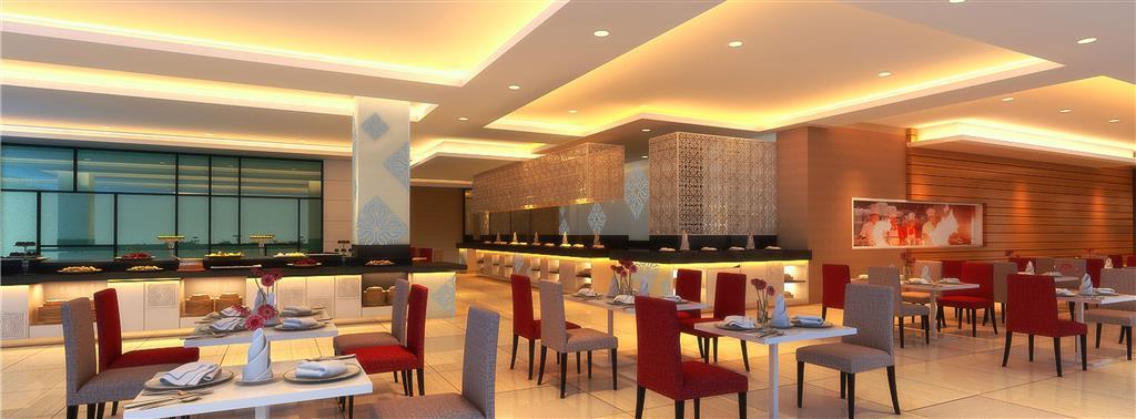 Four Points By Sheraton Makassar Buitenkant foto