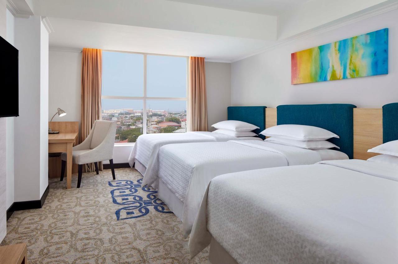 Four Points By Sheraton Makassar Buitenkant foto