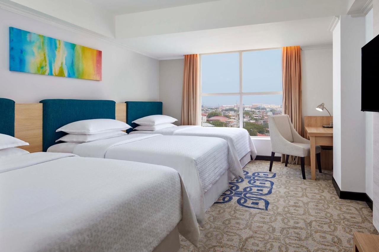 Four Points By Sheraton Makassar Buitenkant foto