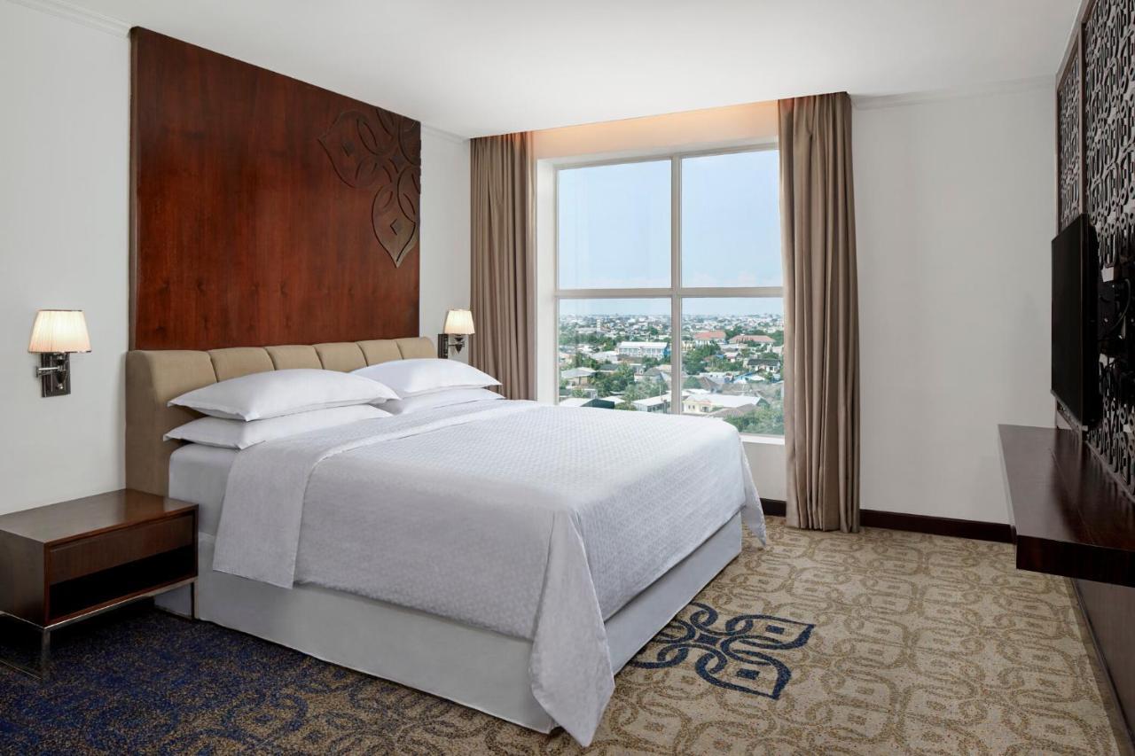 Four Points By Sheraton Makassar Buitenkant foto