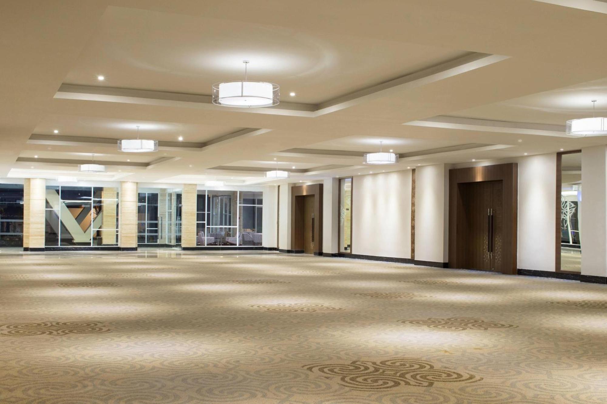 Four Points By Sheraton Makassar Buitenkant foto