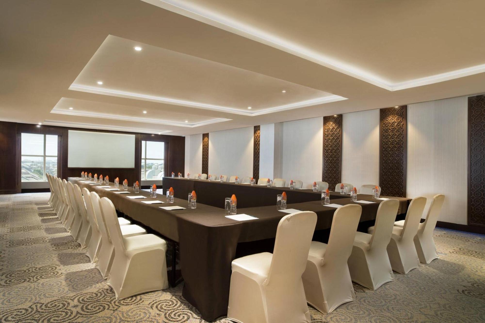Four Points By Sheraton Makassar Buitenkant foto
