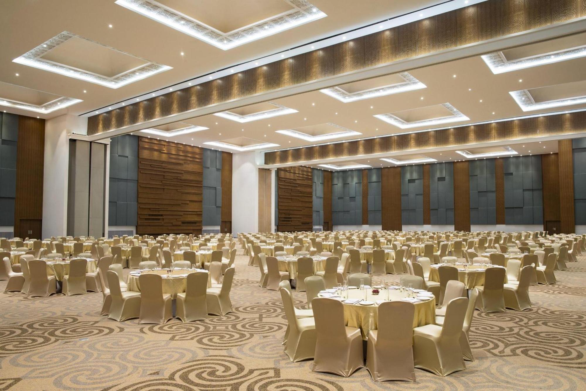 Four Points By Sheraton Makassar Buitenkant foto