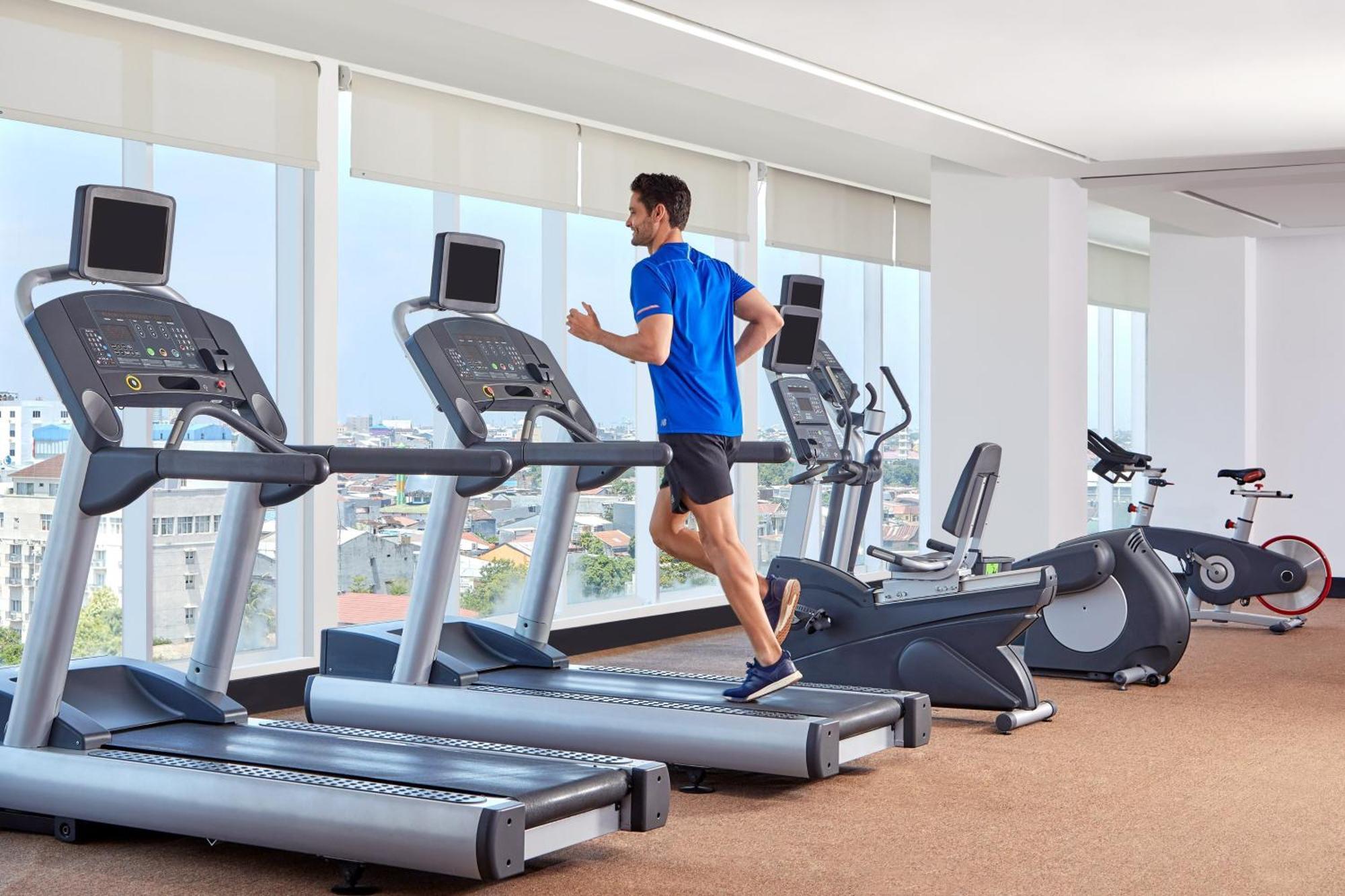 Four Points By Sheraton Makassar Buitenkant foto