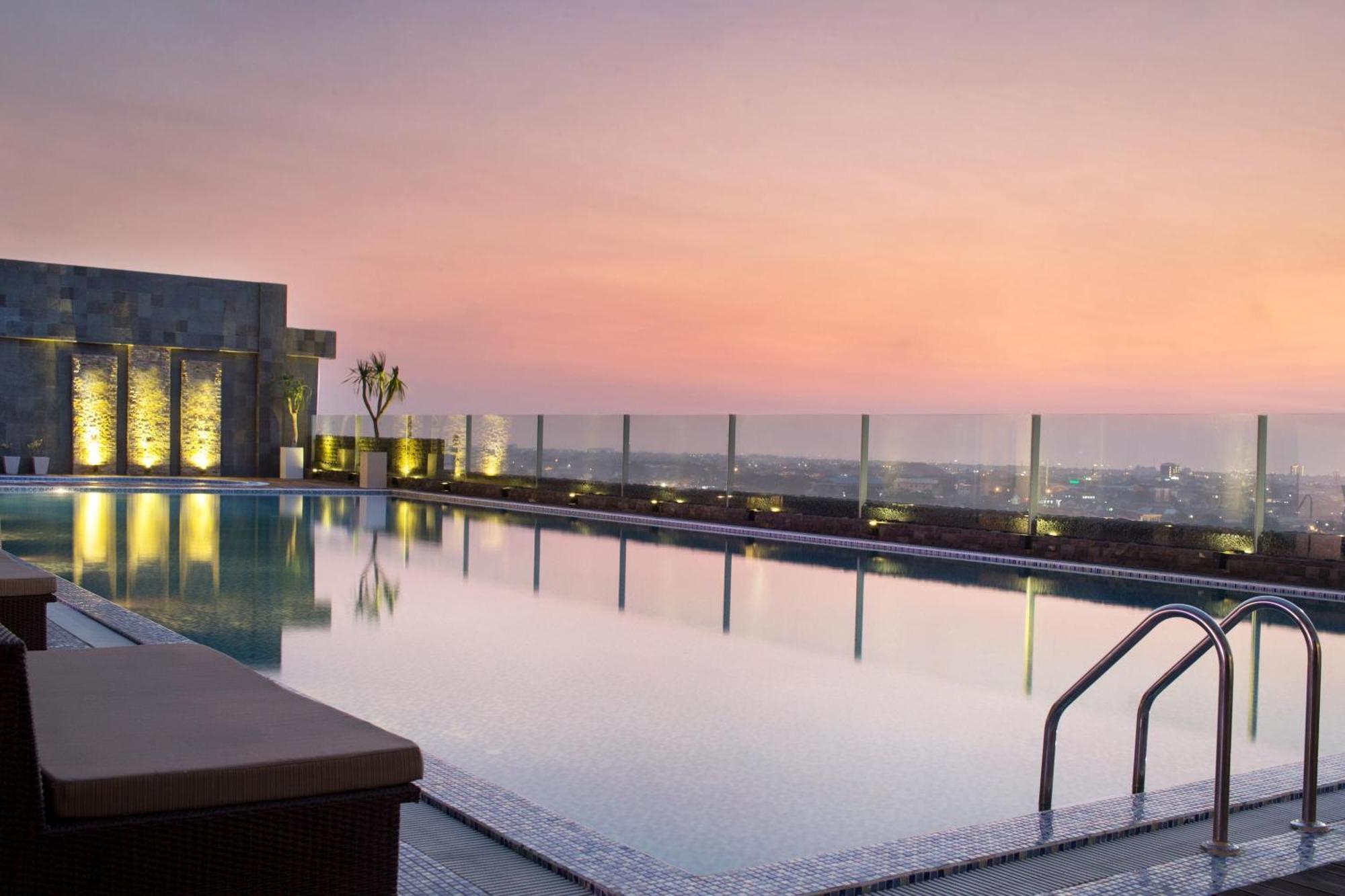 Four Points By Sheraton Makassar Buitenkant foto