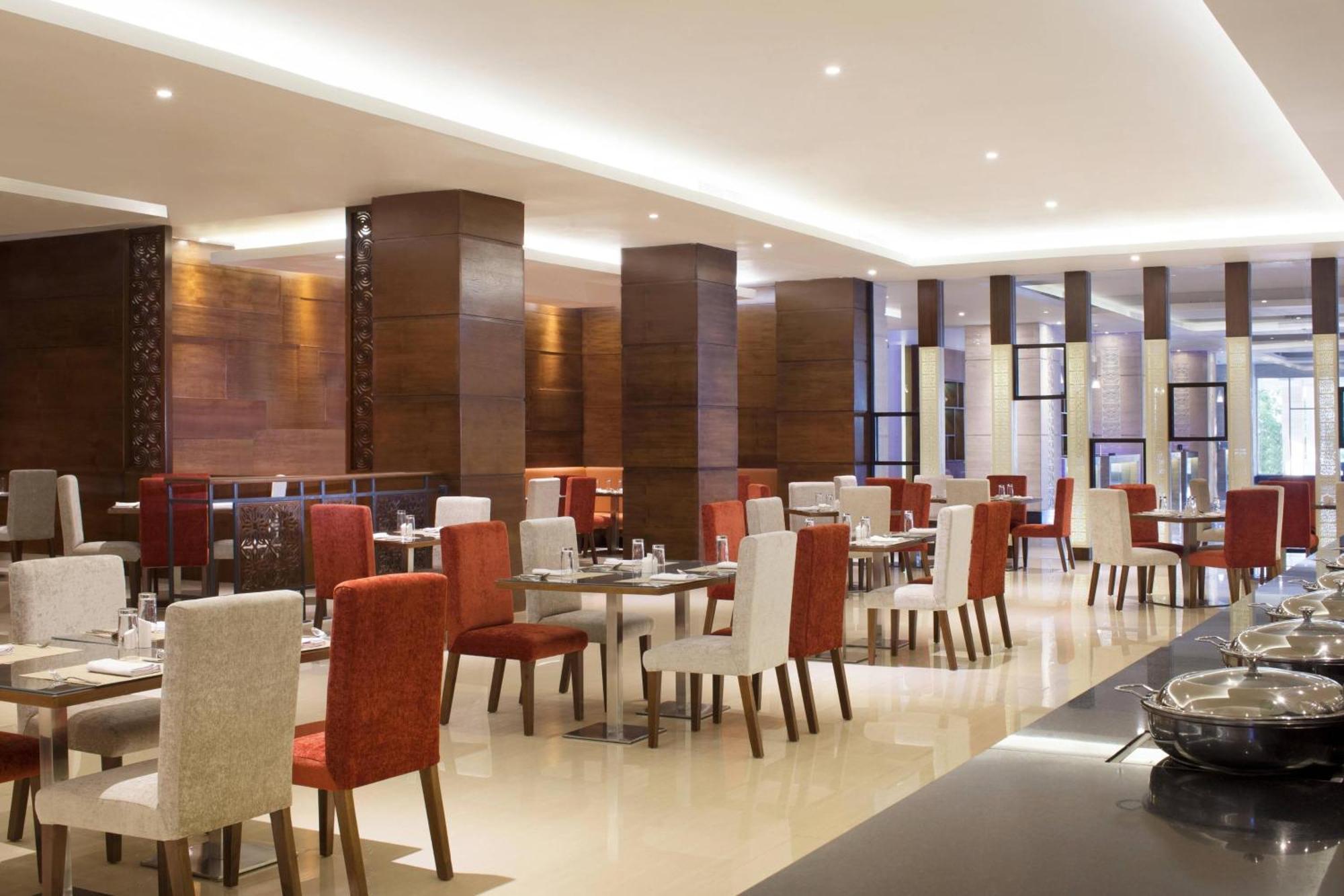Four Points By Sheraton Makassar Buitenkant foto