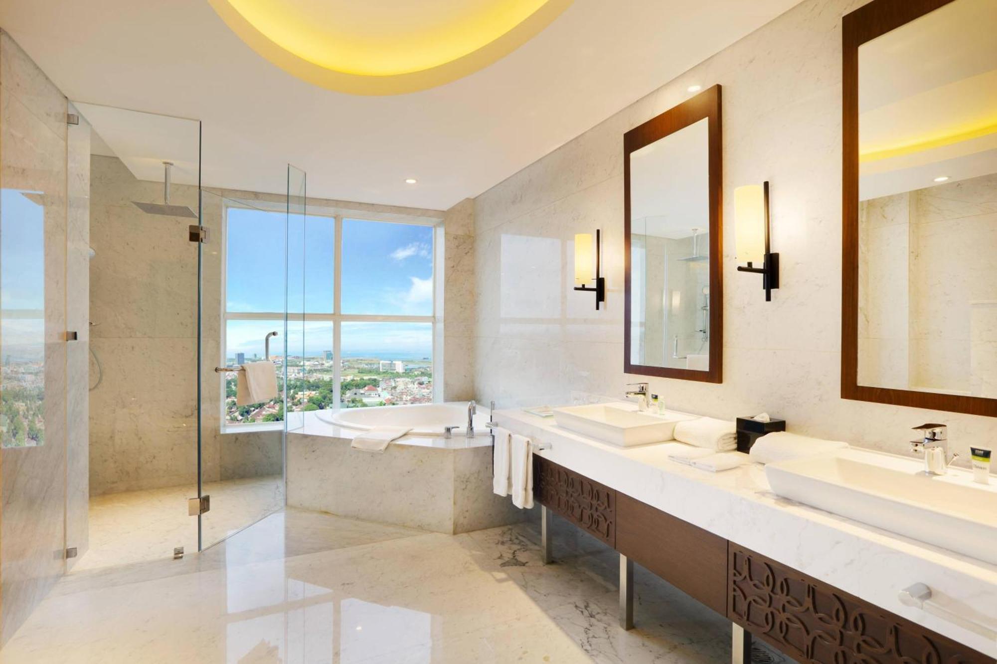 Four Points By Sheraton Makassar Buitenkant foto