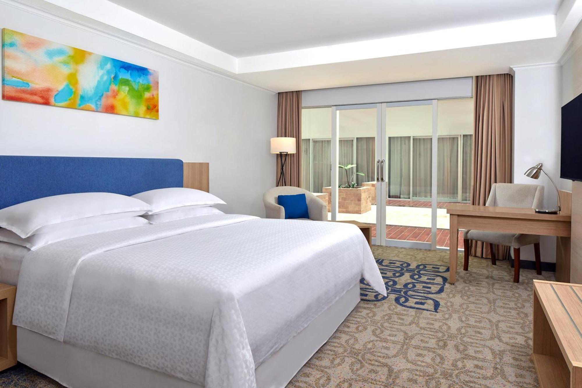 Four Points By Sheraton Makassar Buitenkant foto